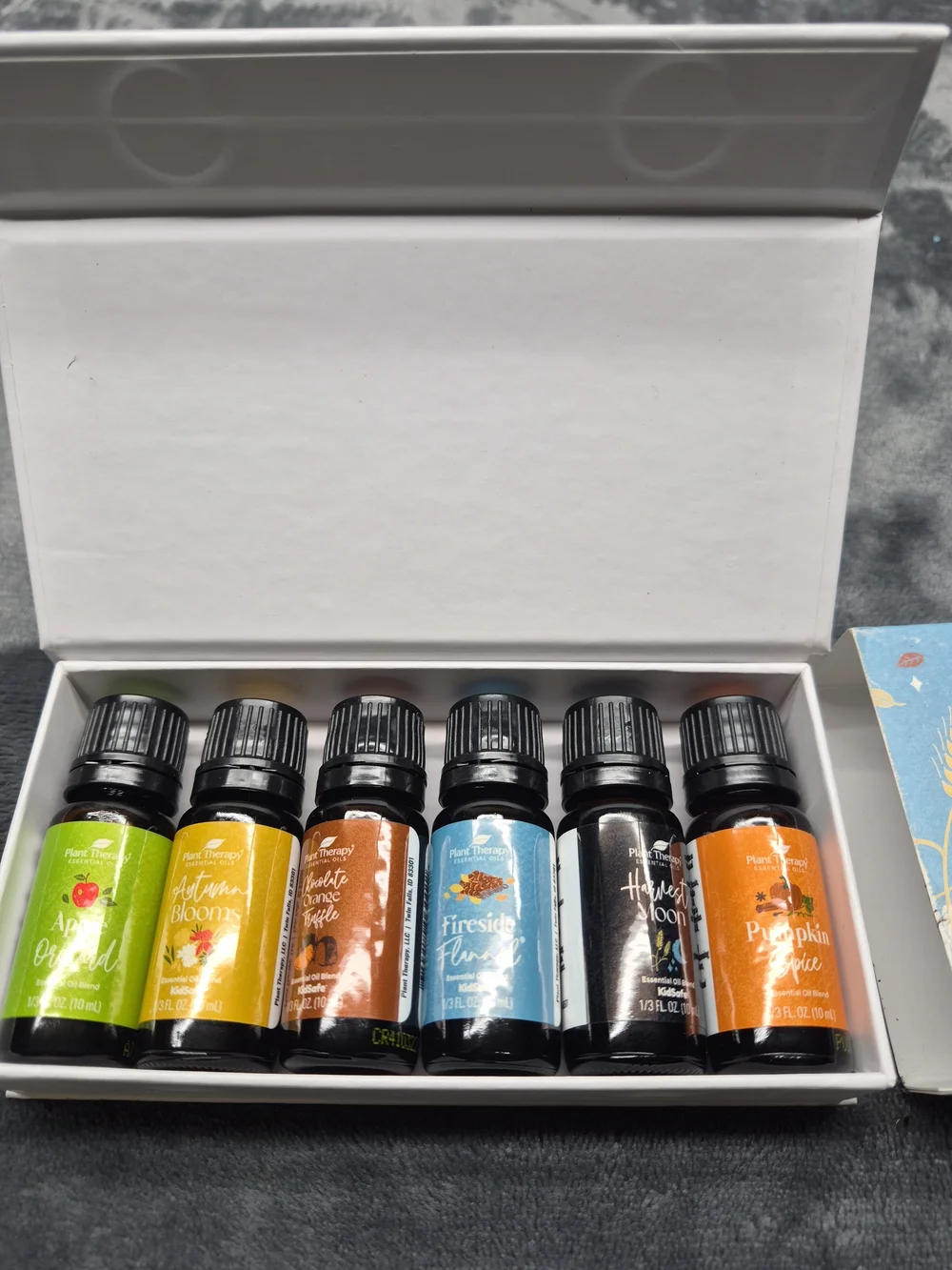 Plant Therapy Lovin Fall Top 6 Essential Oil Set Apple Orchard  Autum Blooms